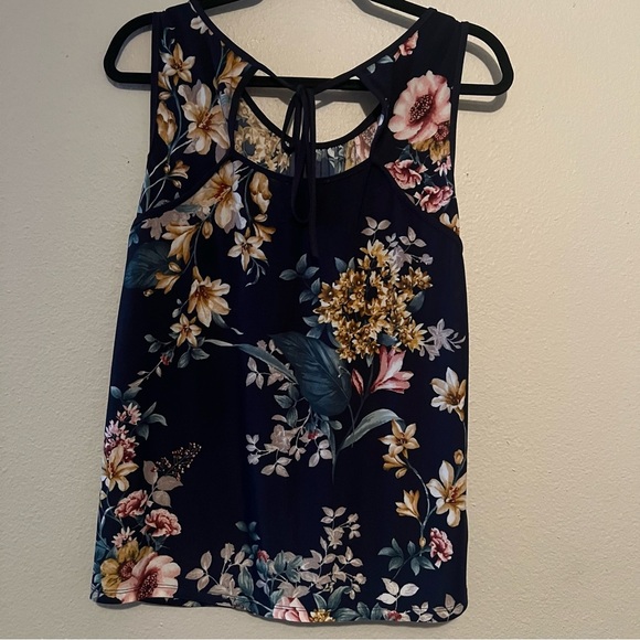 Lavish Blouse - Picture 2 of 4